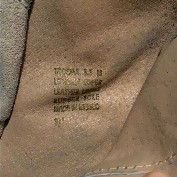 Steve Madden distressed boots - Picture 3 of 6